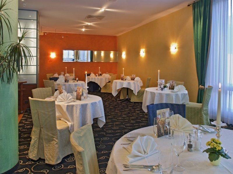 Hotel Metropol Saas-Fee Restaurante foto